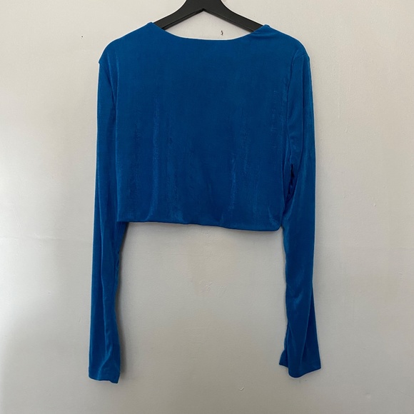 Remi x Revolve Niki Blue Long Sleeve Sparkle V-Neck Cropped Top - Picture 4 of 4